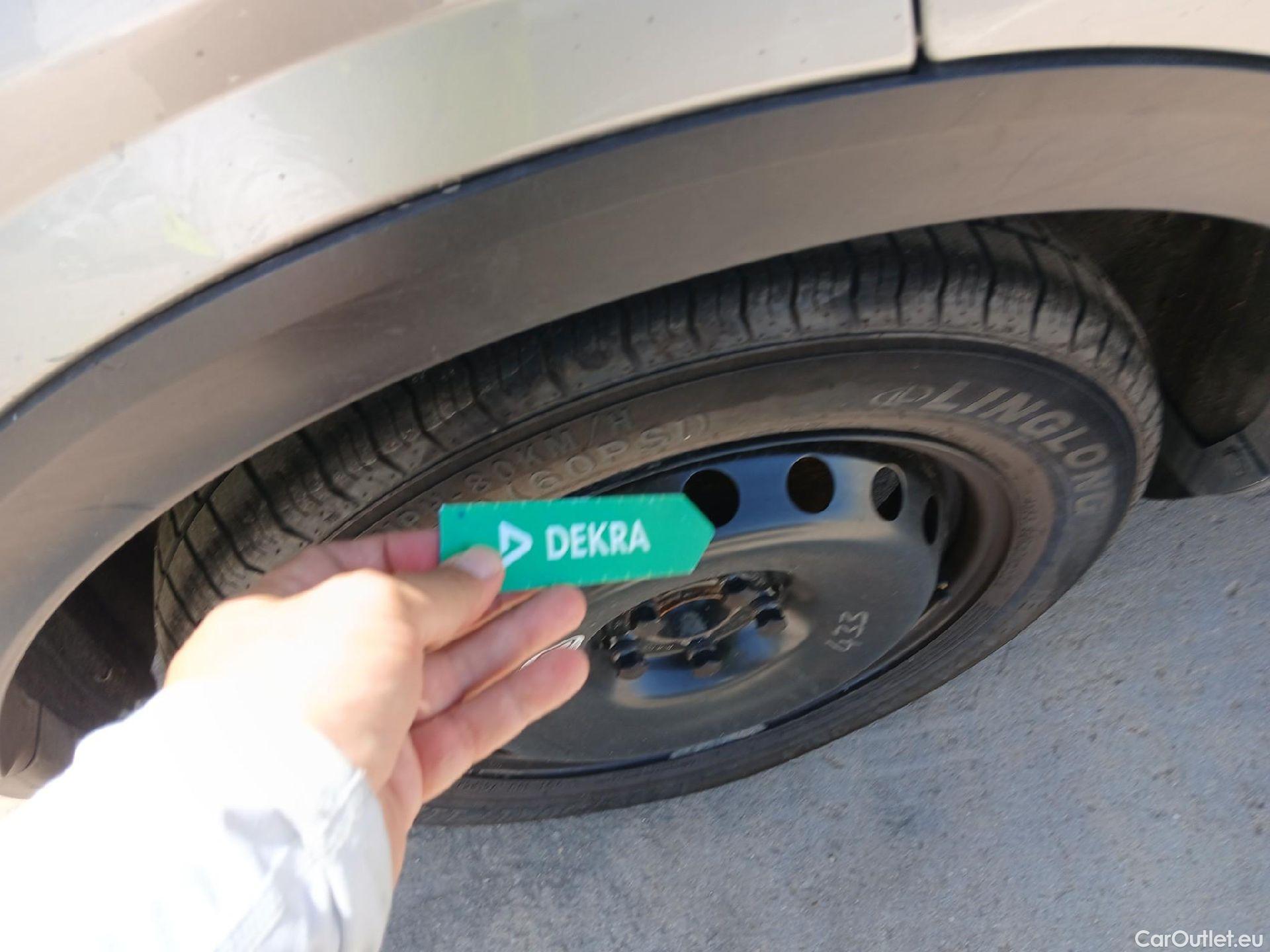  Nissan  Qashqai NISSAN  / 2021 / 5P / todoterreno DIG-T 116kW (158CV) mHEV Xtronic Acenta (AC8) #45
