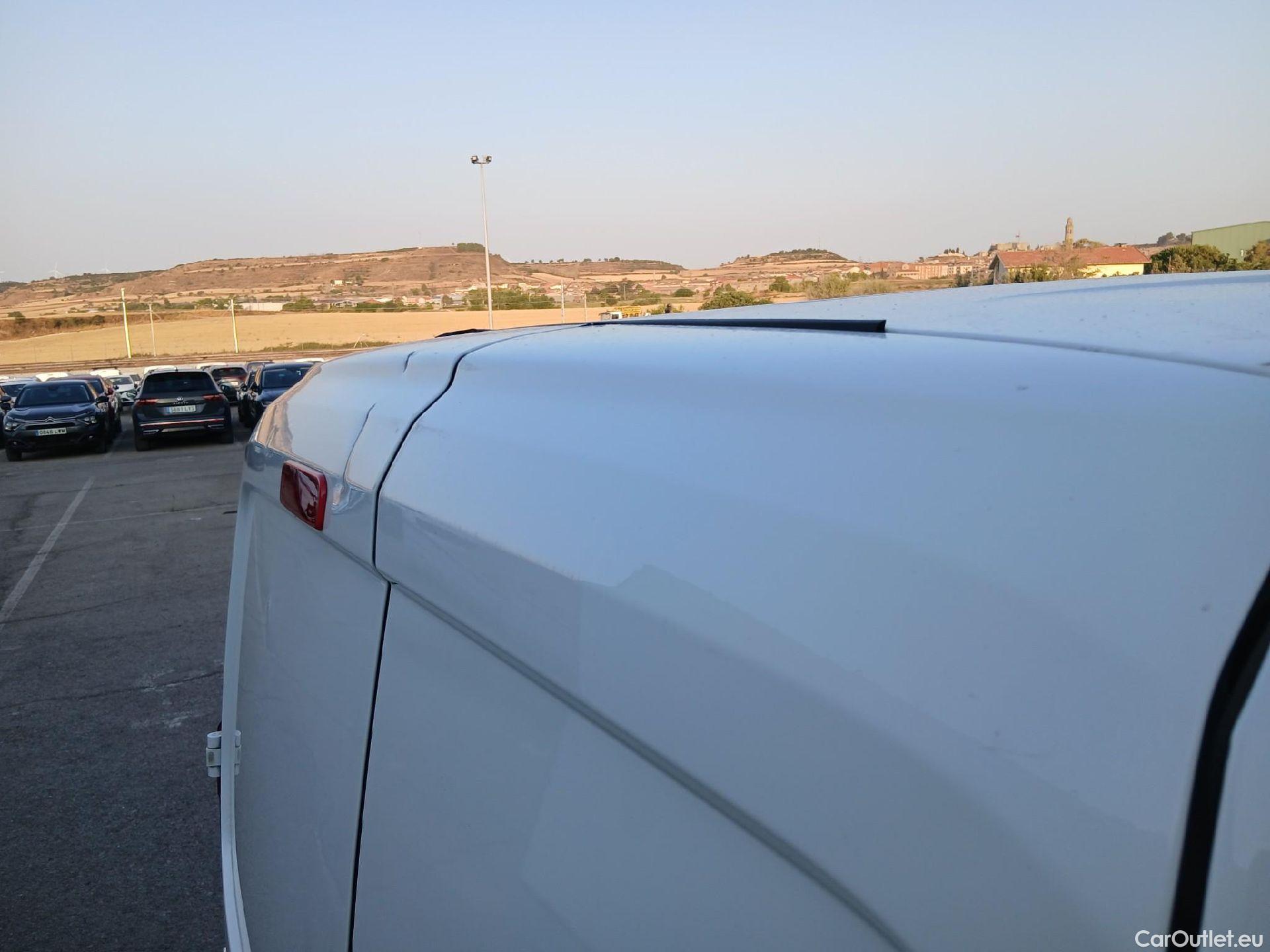  Fiat  Fiorino FIAT  / 2016 / 3P / furgón derivado de turismo Cargo Base N1 1.3 MJet 70 kW (95 CV) #15