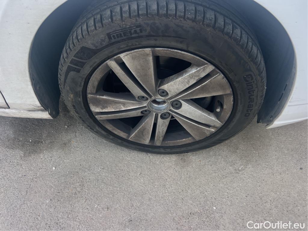  Volkswagen  Golf  VOLKSWAGEN / 2020 / 5P / familiar Life 2.0 TDI 85kW (115CV) DSG Variant #25