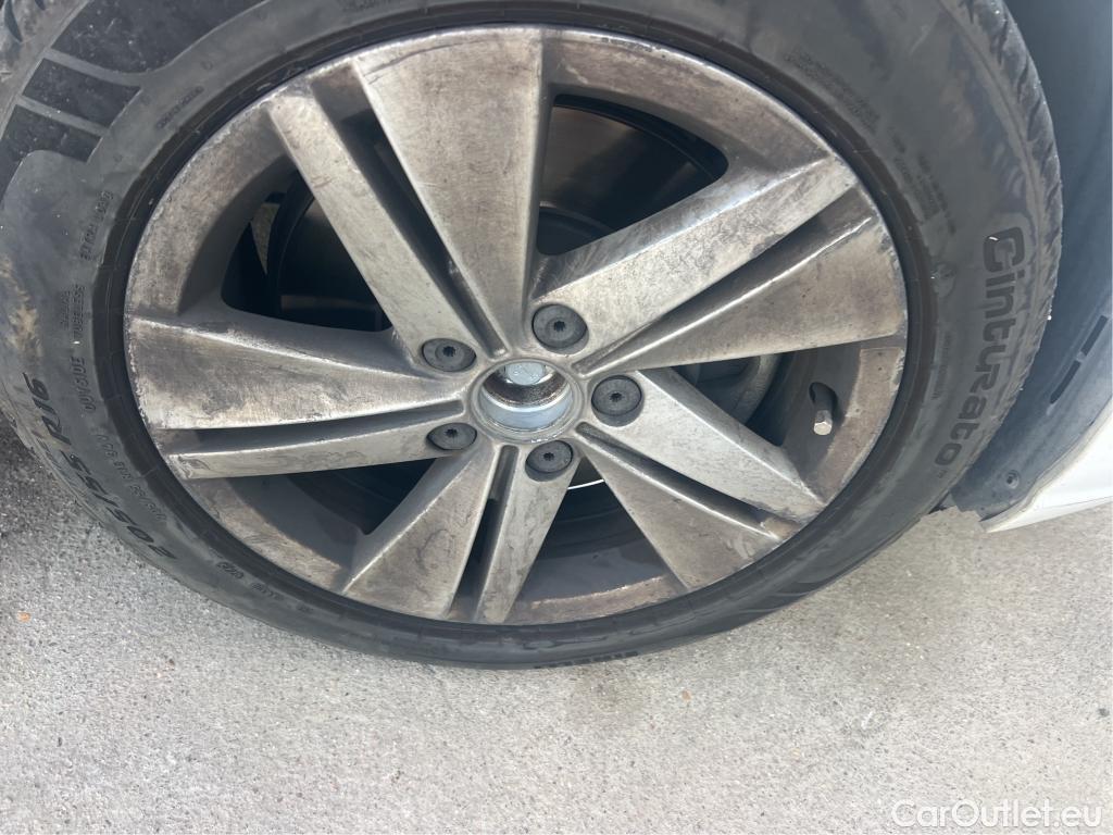  Volkswagen  Golf  VOLKSWAGEN / 2020 / 5P / familiar Life 2.0 TDI 85kW (115CV) DSG Variant #26