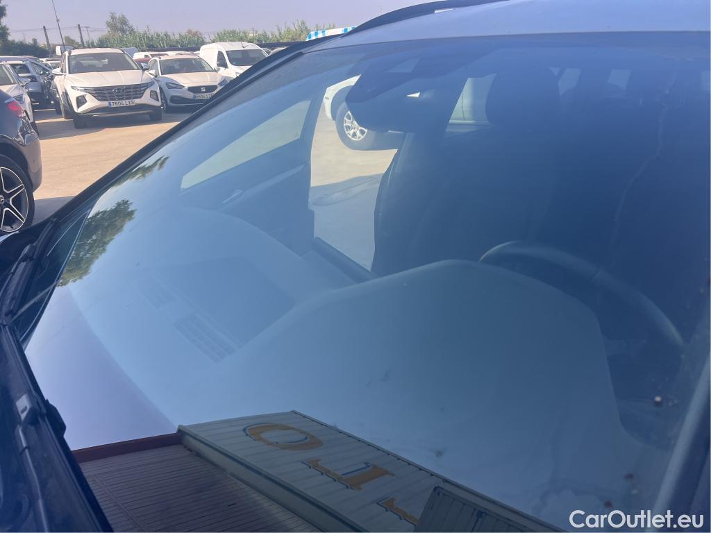  Volkswagen  Golf  VOLKSWAGEN / 2020 / 5P / familiar Life 2.0 TDI 85kW (115CV) DSG Variant #1