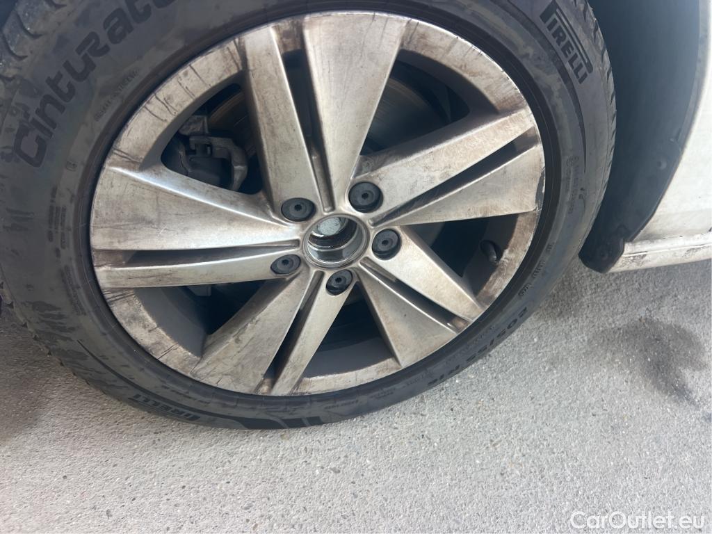  Volkswagen  Golf  VOLKSWAGEN / 2020 / 5P / familiar Life 2.0 TDI 85kW (115CV) DSG Variant #28
