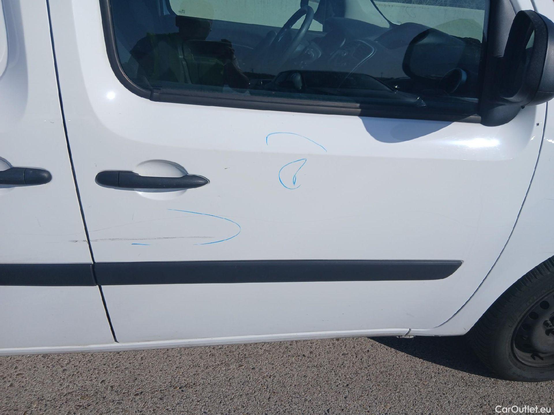  Renault  Kangoo RENAULT  Furgón/2013/4P/furgón derivado de turismo Maxi 2p Blue dCi 70 kW (95CV) #35