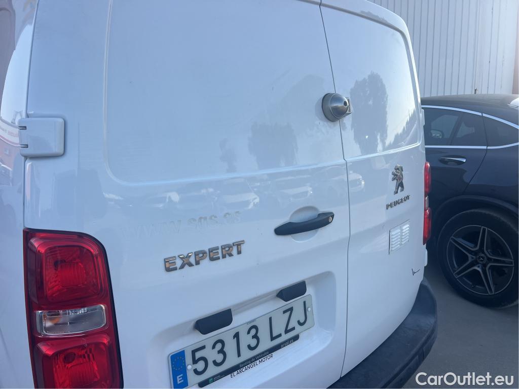  Peugeot  Expert PEUGEOT  / 2016 / 4P / furgón Furgón Premium 2.0 BlueHDi 120 Standard #31