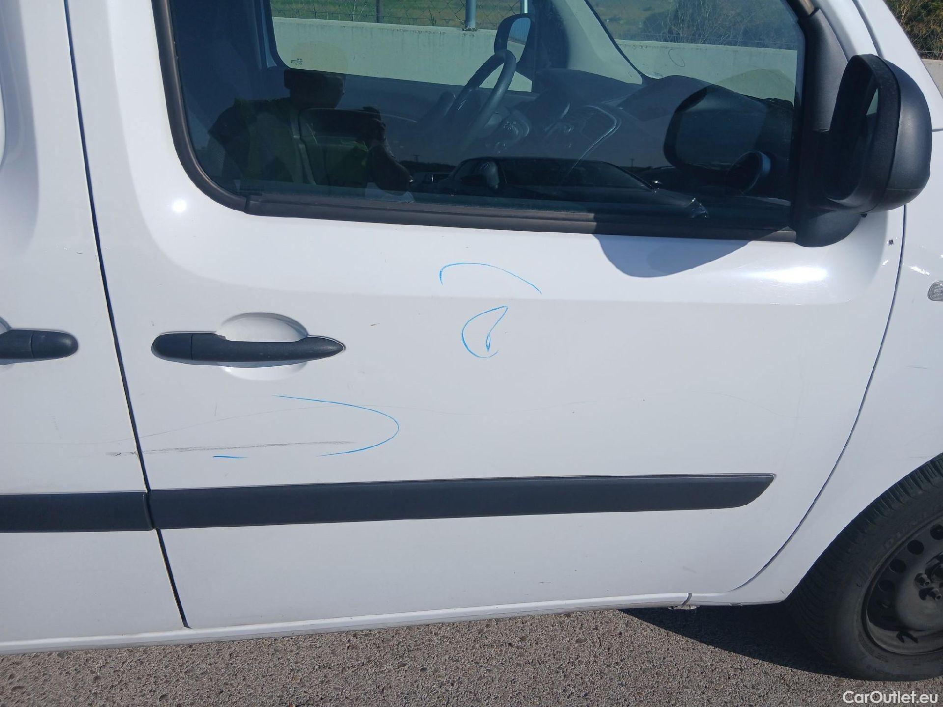  Renault  Kangoo RENAULT  Furgón/2013/4P/furgón derivado de turismo Maxi 2p Blue dCi 70 kW (95CV) #34