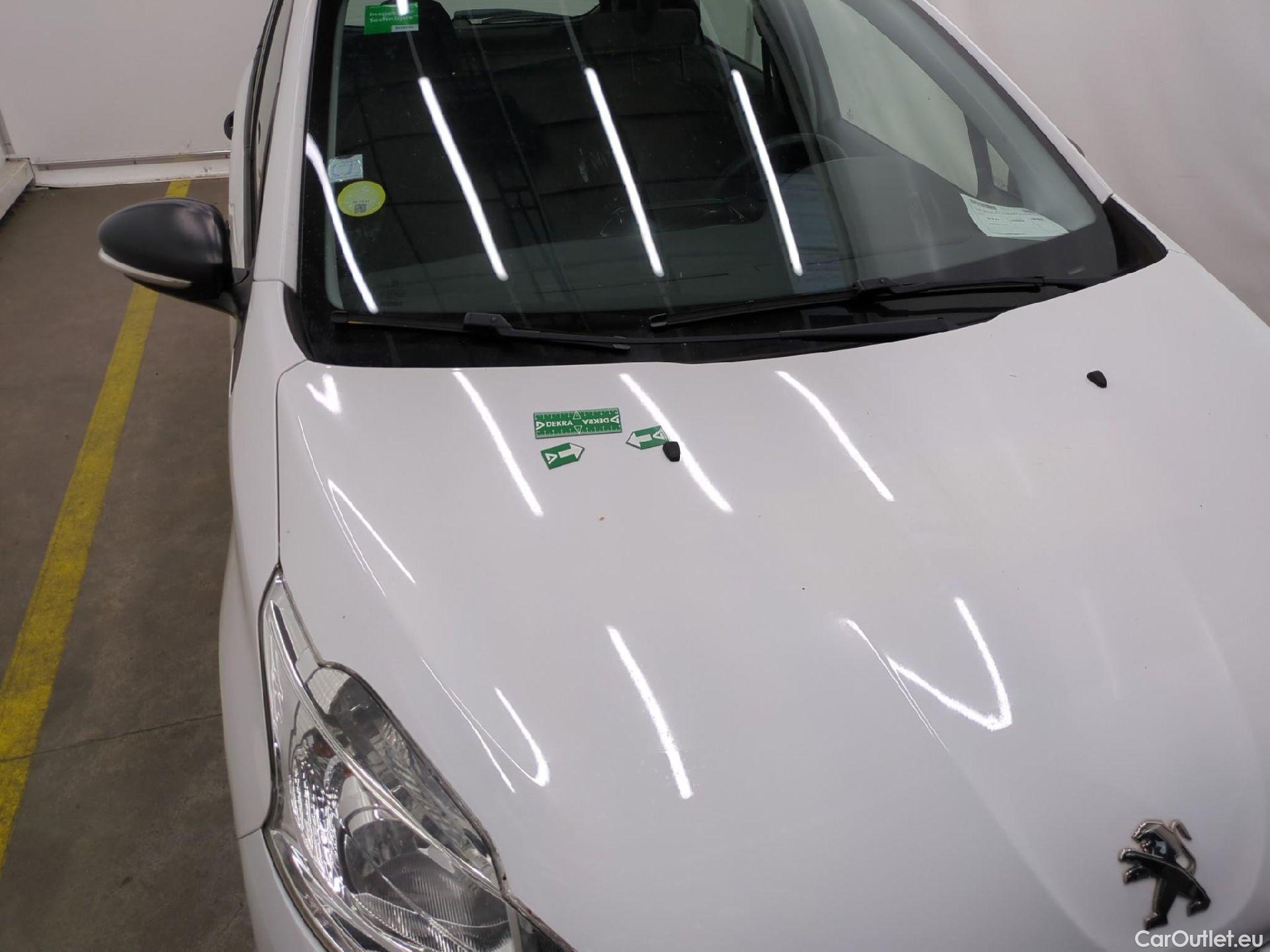  Peugeot  208  Affaire Premium 1.6 HDi 75CV BVM5 E6 #63