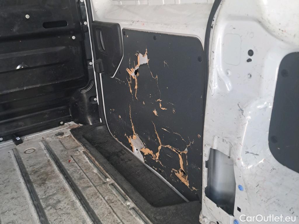  Peugeot  Expert PEUGEOT  / 2016 / 4P / furgón Furgón BlueHDi 120 S&S 6v Standard #9