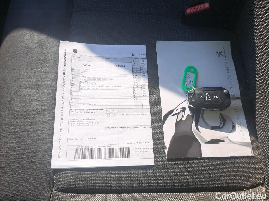  Peugeot  Expert PEUGEOT  / 2016 / 4P / furgón Furgón BlueHDi 120 S&S 6v Standard #10