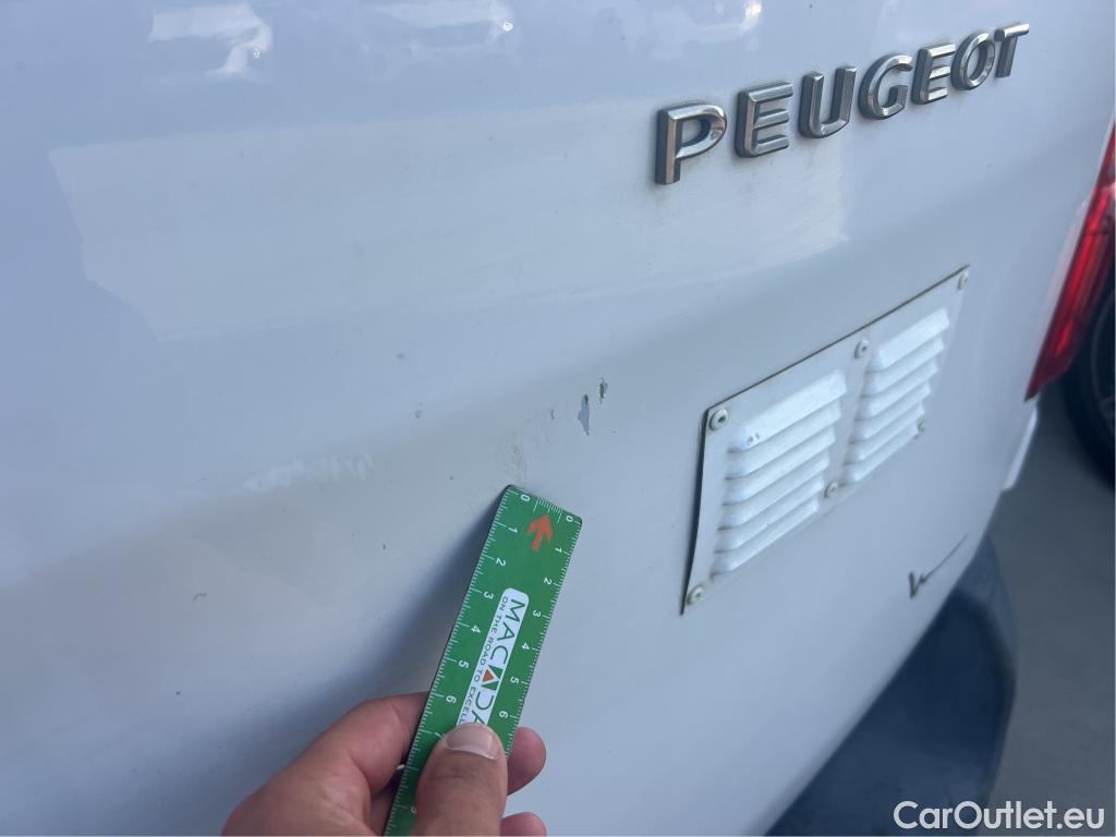  Peugeot  Expert PEUGEOT  / 2016 / 4P / furgón Furgón Premium 2.0 BlueHDi 120 Standard #17