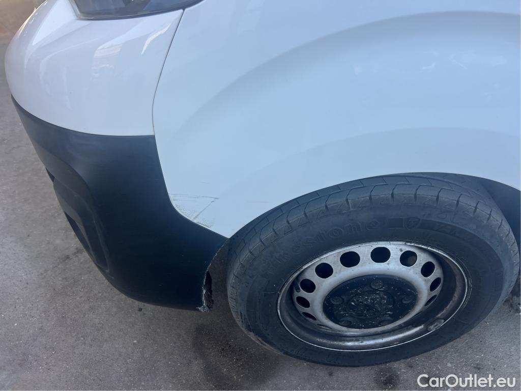  Peugeot  Expert PEUGEOT  / 2016 / 4P / furgón Furgón Premium 2.0 BlueHDi 120 Standard #33