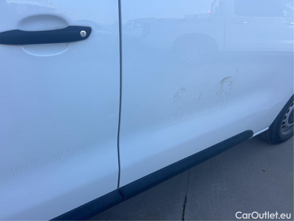  Peugeot  Expert PEUGEOT  / 2016 / 4P / furgón Furgón Premium 2.0 BlueHDi 120 Standard #32