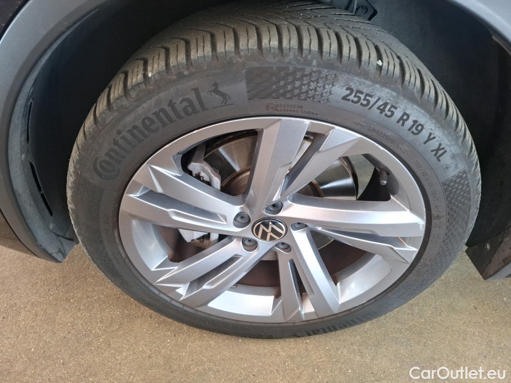  Volkswagen  Tiguan VOLKSWAGEN  / 2020 / 5P / SUV 1.4 eHybrid 245 DSG6 R-Line #22