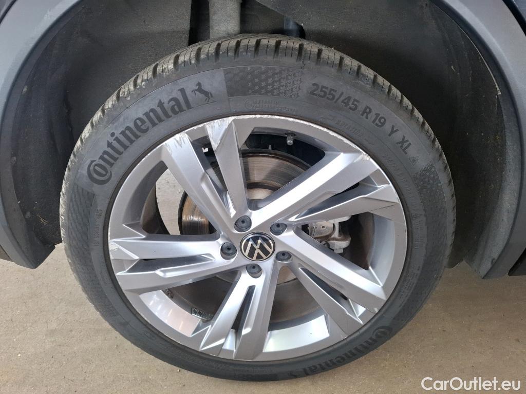  Volkswagen  Tiguan VOLKSWAGEN  / 2020 / 5P / SUV 1.4 eHybrid 245 DSG6 R-Line #2