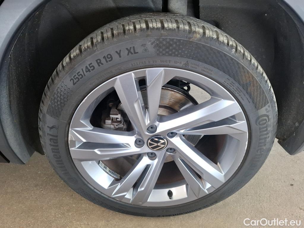  Volkswagen  Tiguan VOLKSWAGEN  / 2020 / 5P / SUV 1.4 eHybrid 245 DSG6 R-Line #31