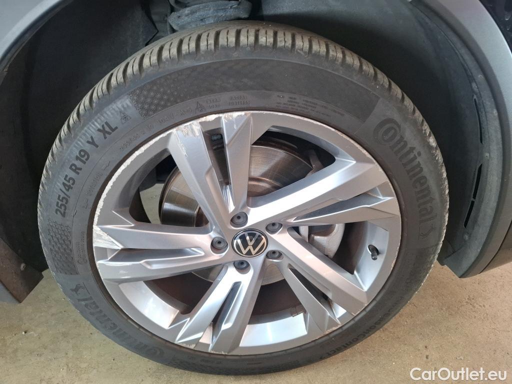  Volkswagen  Tiguan VOLKSWAGEN  / 2020 / 5P / SUV 1.4 eHybrid 245 DSG6 R-Line #16