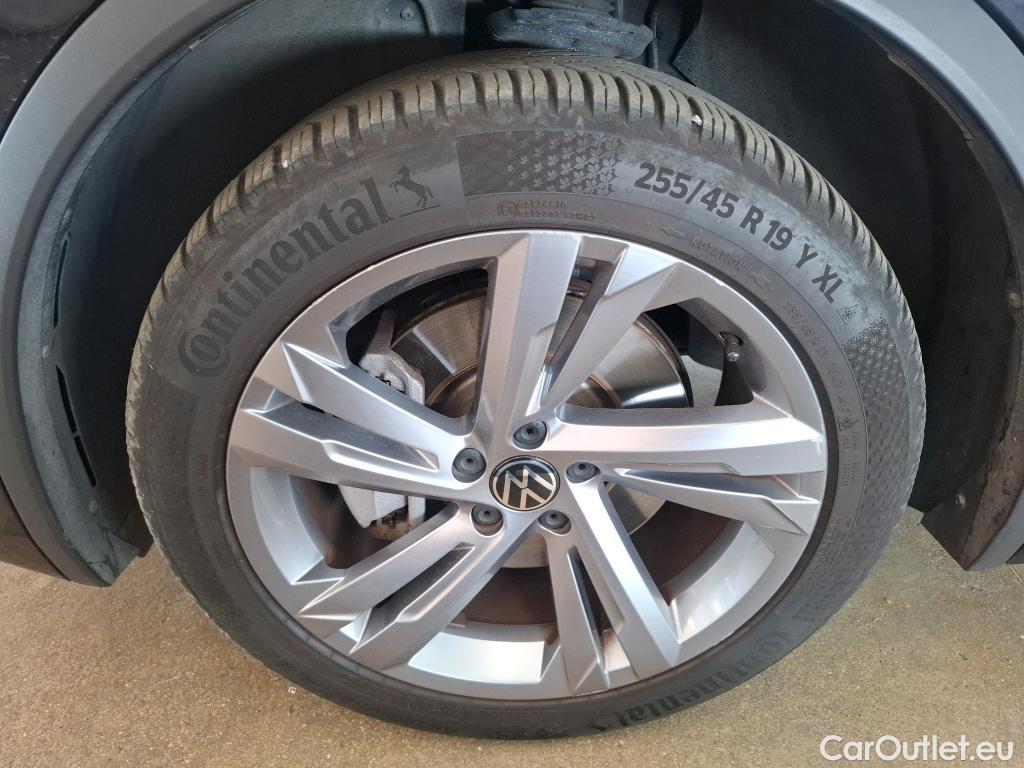  Volkswagen  Tiguan VOLKSWAGEN  / 2020 / 5P / SUV 1.4 eHybrid 245 DSG6 R-Line #23