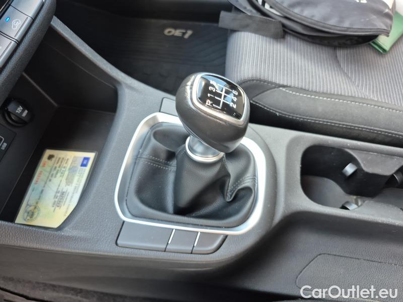  Hyundai  i30  (PD)(01.2017  ->)  kom.1.0TGDI 120 Comfort #4