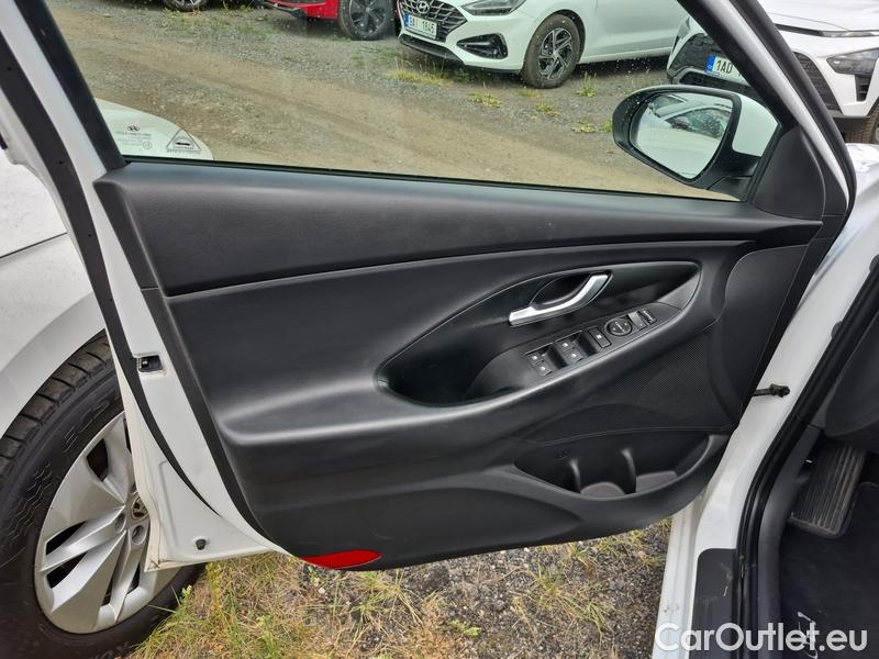  Hyundai  i30  (PD)(01.2017  ->)  kom.1.5T-GDI Style AT 5d #9