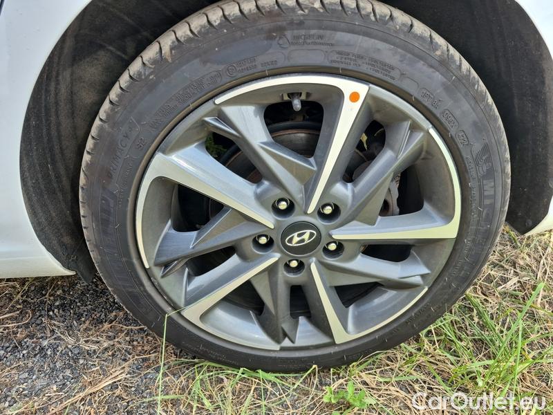  Hyundai  i30  (PD)(01.2017  ->)  kom.1.5T-GDI Style AT 5d #15