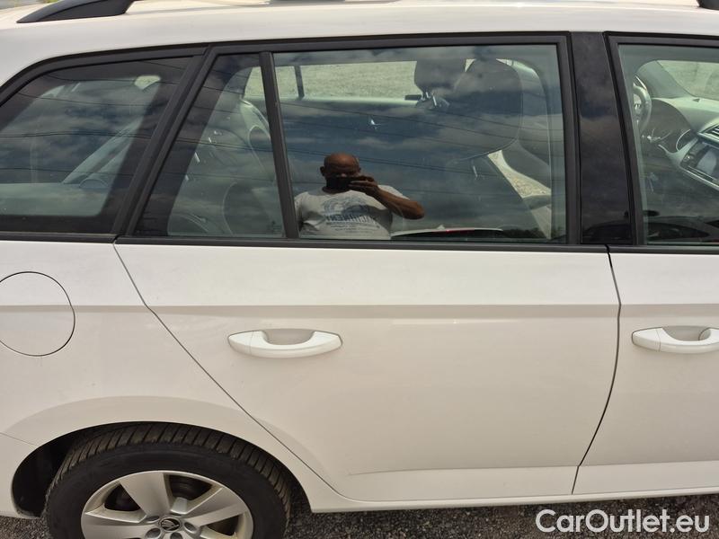  Skoda  Fabia  Combi (2015)  Com.1.0TSI 70 Ambition #34