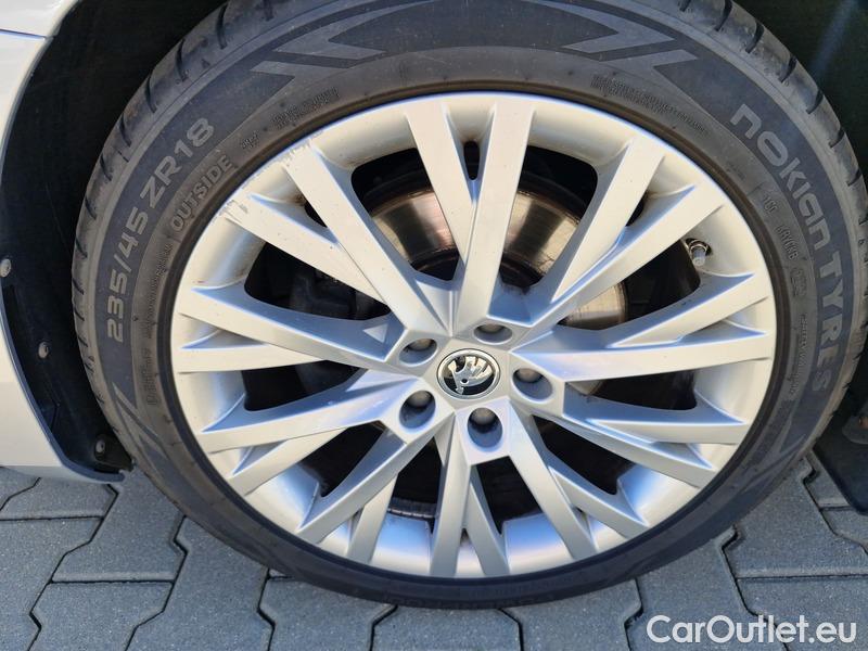  Skoda  Superb  (3V3)(2015) Supe.2.0TDI 147 Style 4x4 Aut #6