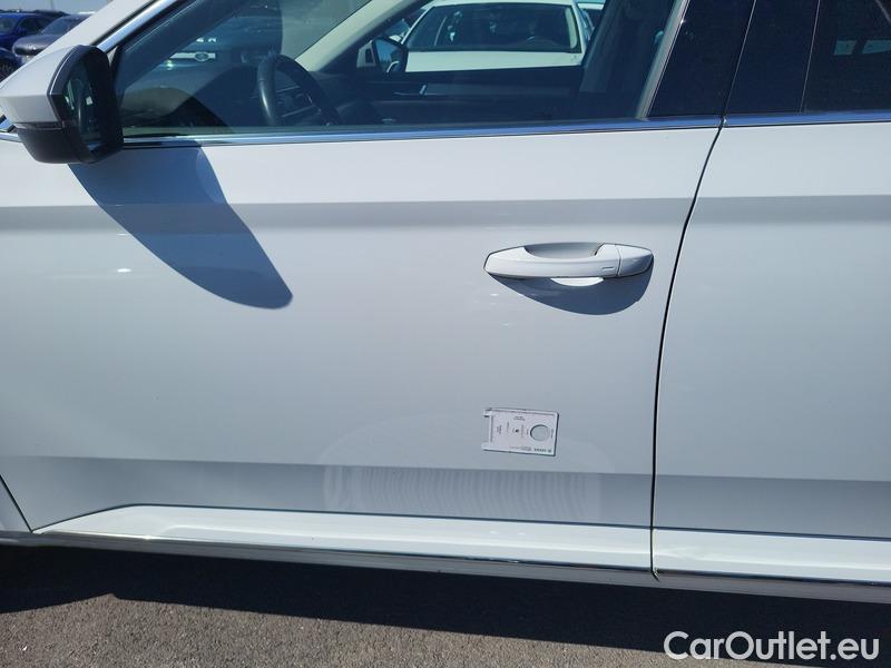  Skoda  Superb  (3V3)(2015) Supe.FL2.0TDI 110 L&K AT #4