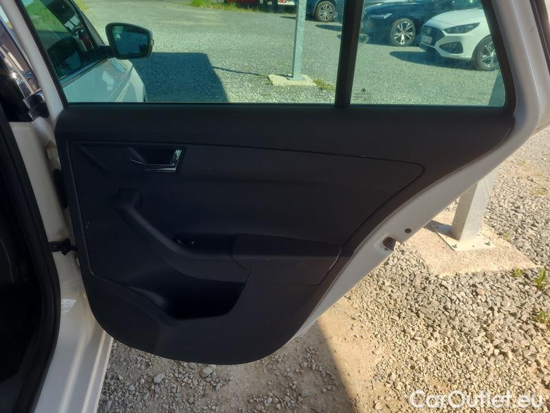  Skoda  Fabia  Combi (2015) Com.1.0TSI 70 Ambition 5d #27