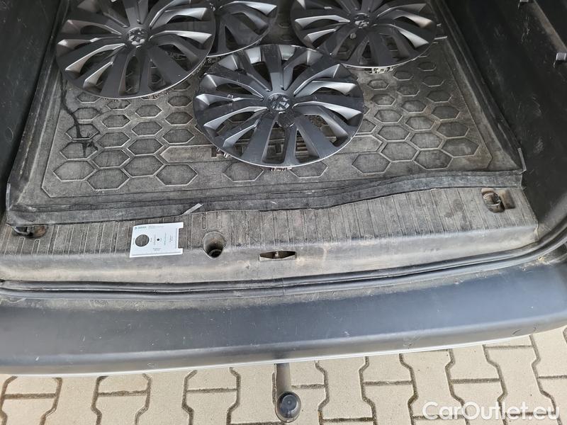  Peugeot  RIFTER   (06.2018->)  1.5BHDi 130 Allure #23