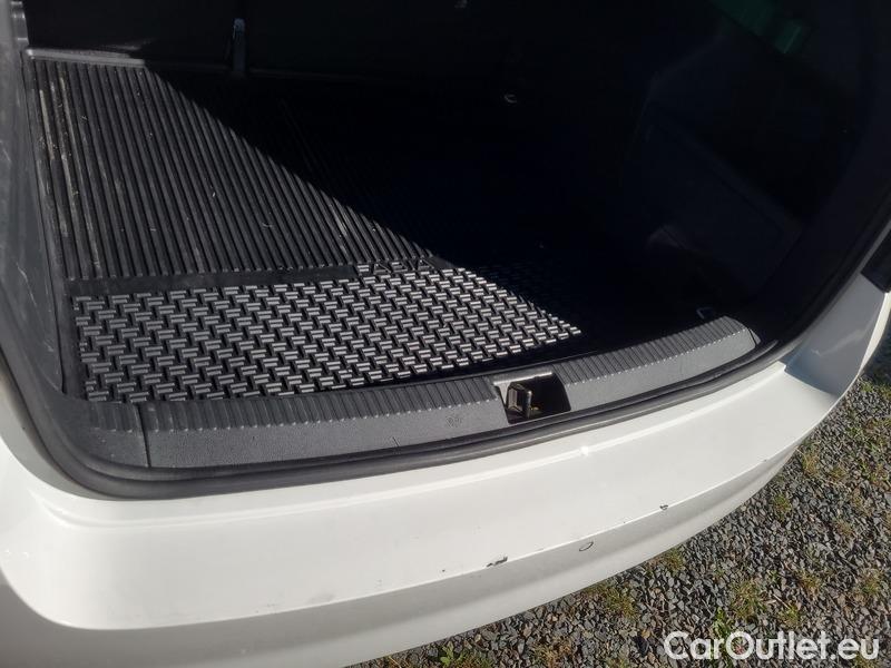  Skoda  Fabia  Combi (2015) Com.1.0TSI 70 Ambition 5d #17