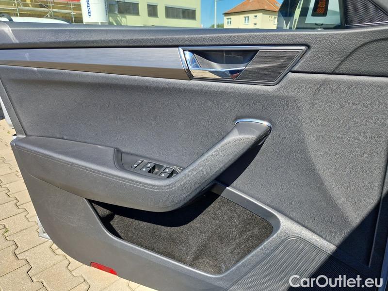  Skoda  Superb  (3V3)(2015) Supe.2.0TDI 147 Style 4x4 Aut #21