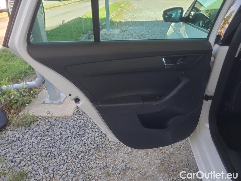  Skoda  Fabia  Combi (2015) Com.1.0TSI 70 Ambition 5d #14