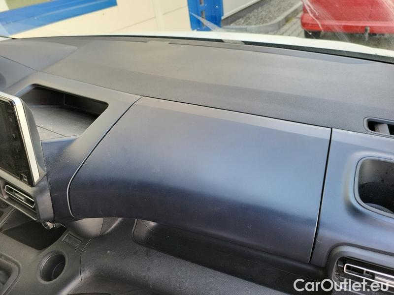  Peugeot  RIFTER   (06.2018->)  1.5BHDi 130 Allure #40