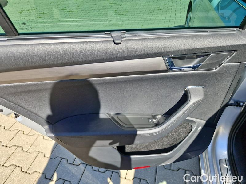  Skoda  Superb  (3V3)(2015) Supe.2.0TDI 147 Style 4x4 Aut #12