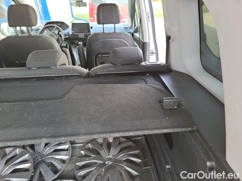  Peugeot  RIFTER   (06.2018->)  1.5BHDi 130 Allure #31