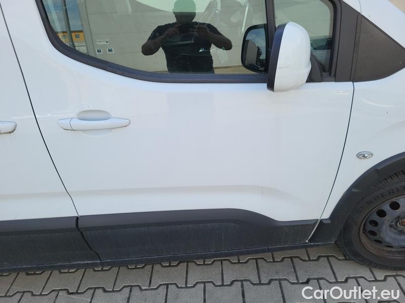  Peugeot  RIFTER   (06.2018->)  1.5BHDi 130 Allure #36