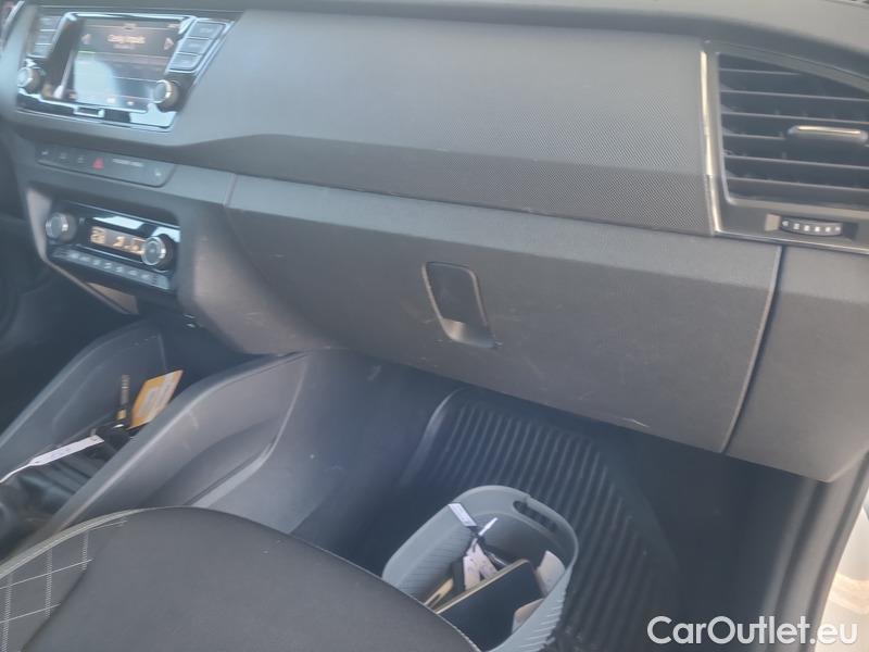  Skoda  Fabia  Combi (2015) Com.1.0TSI 70 Ambition 5d #25