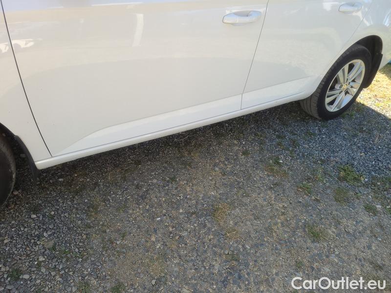  Skoda  Fabia  Combi (2015) Com.1.0TSI 70 Ambition 5d #4
