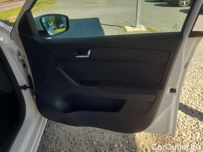  Skoda  Fabia  Combi (2015) Com.1.0TSI 70 Ambition 5d #26