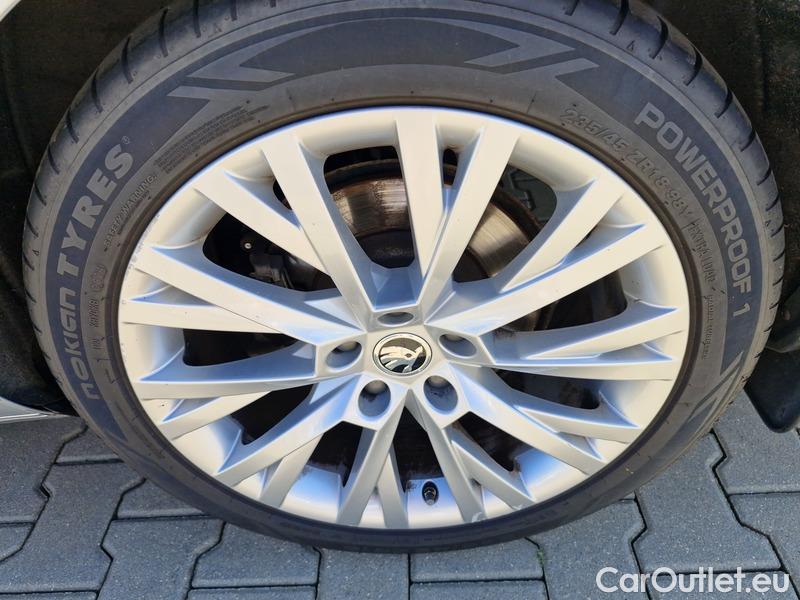  Skoda  Superb  (3V3)(2015) Supe.2.0TDI 147 Style 4x4 Aut #10