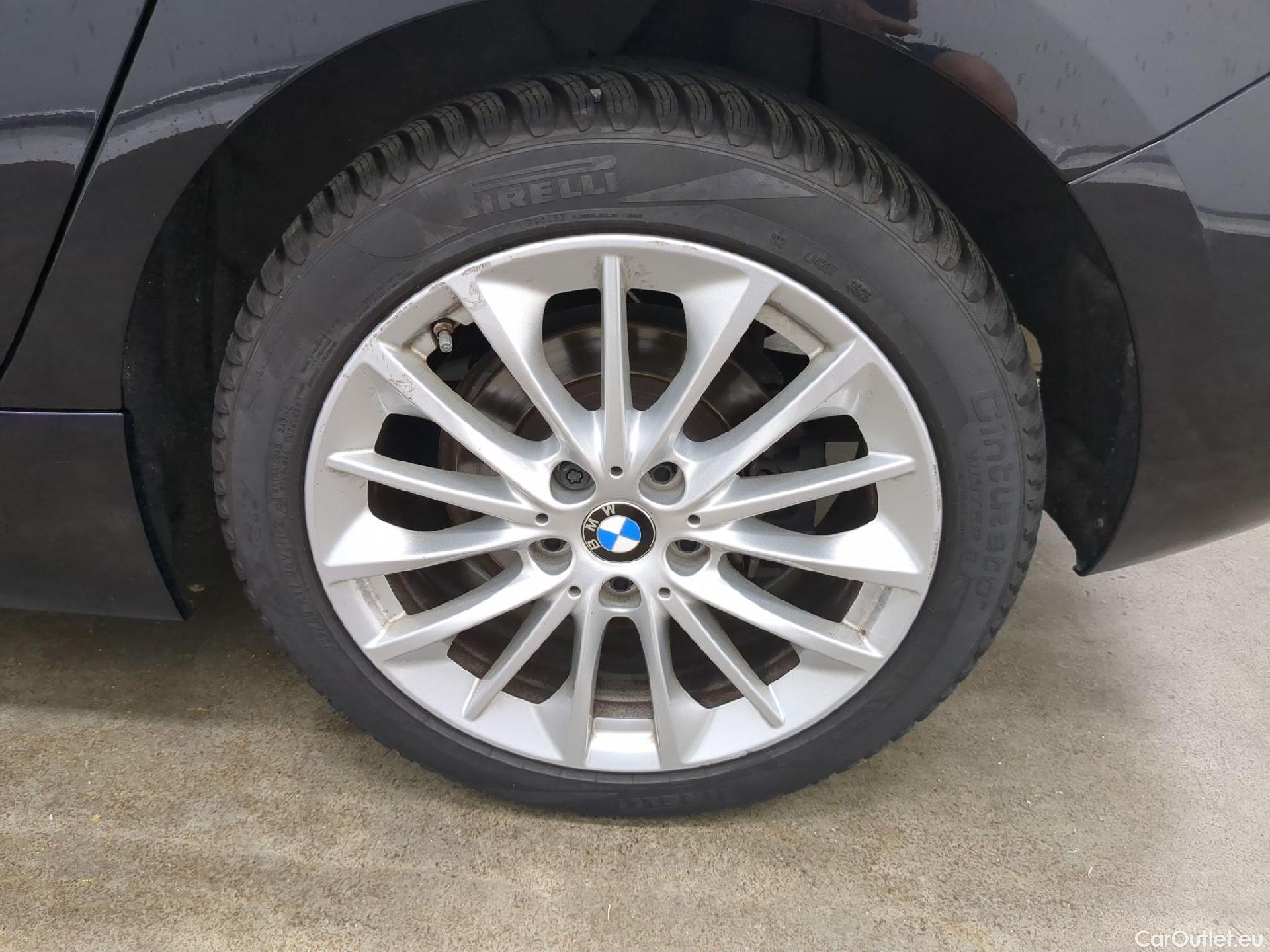  Bmw  Serie 1 BMW Série 1 / 2019 / 5P / Berline 2.0 118D AUTO Business Design #2