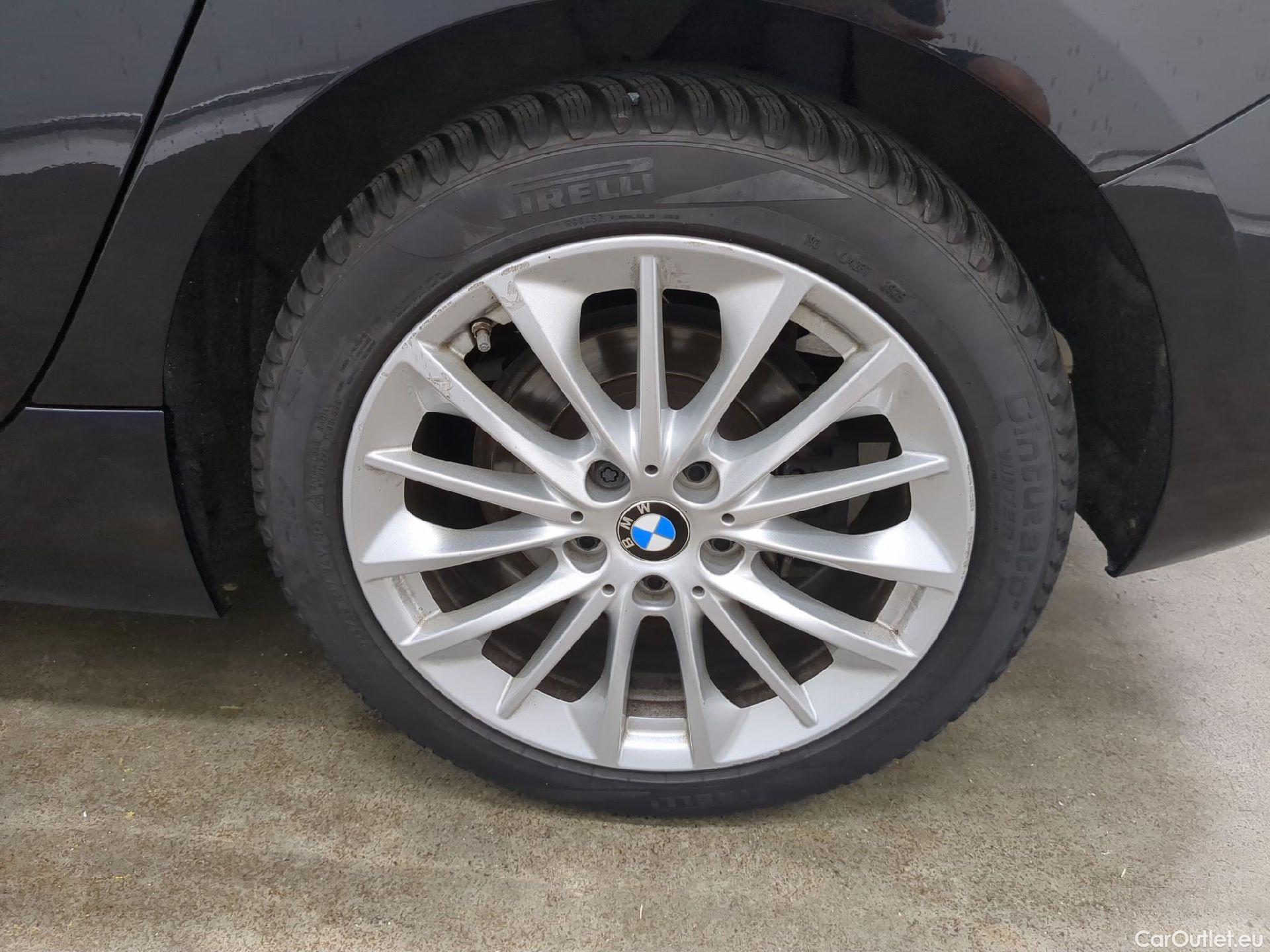  Bmw  Serie 1 BMW Série 1 / 2019 / 5P / Berline 2.0 118D AUTO Business Design #7