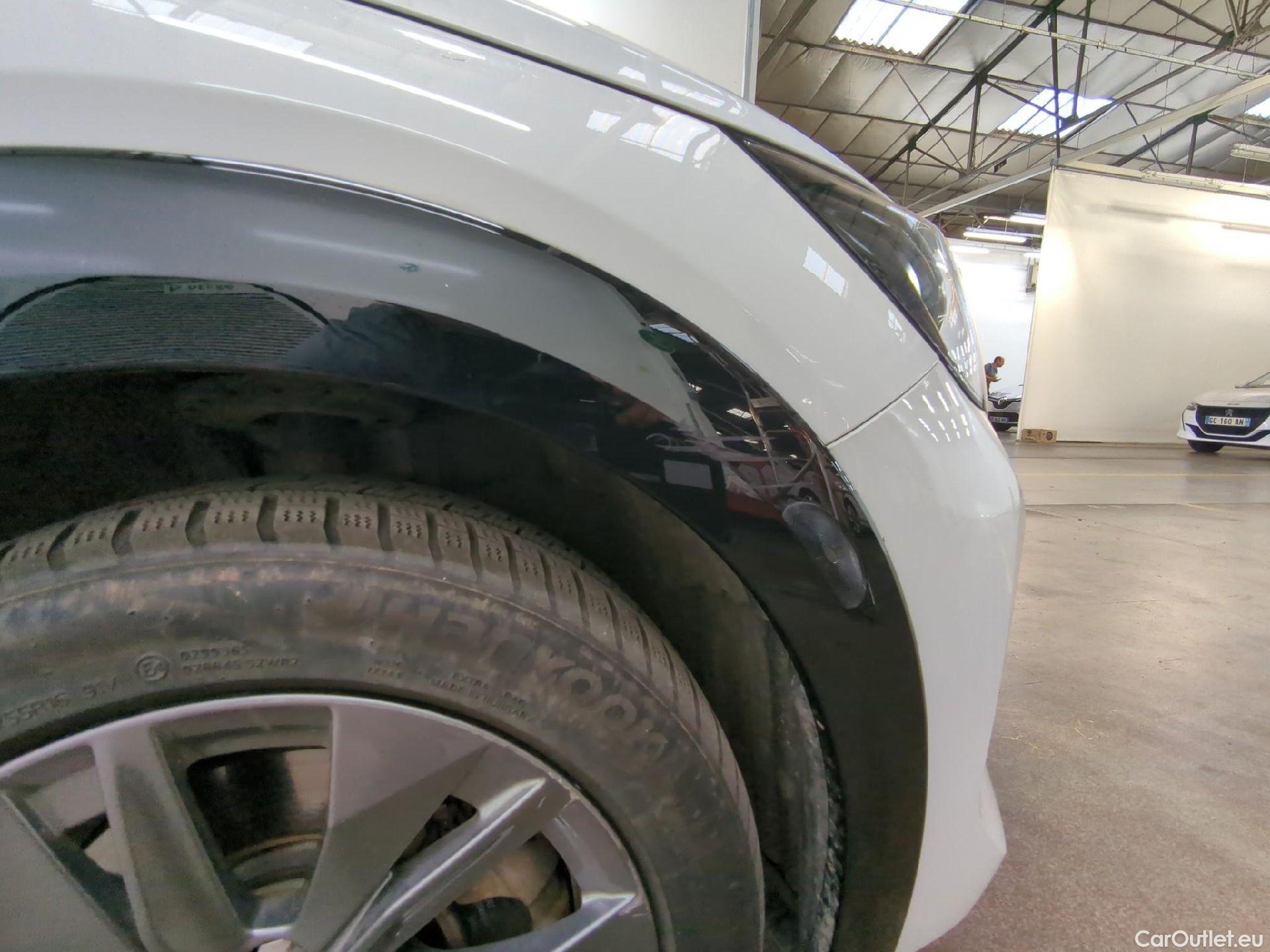  Peugeot  208  (e-) Active Pack 50kWh BVA #23