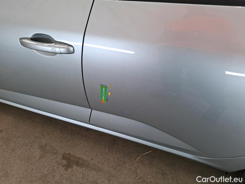  Renault  Megane RENAULT Mégane Berline / 2020 / 5P / Berline Business TCe 140 EDC FAP -21B #32