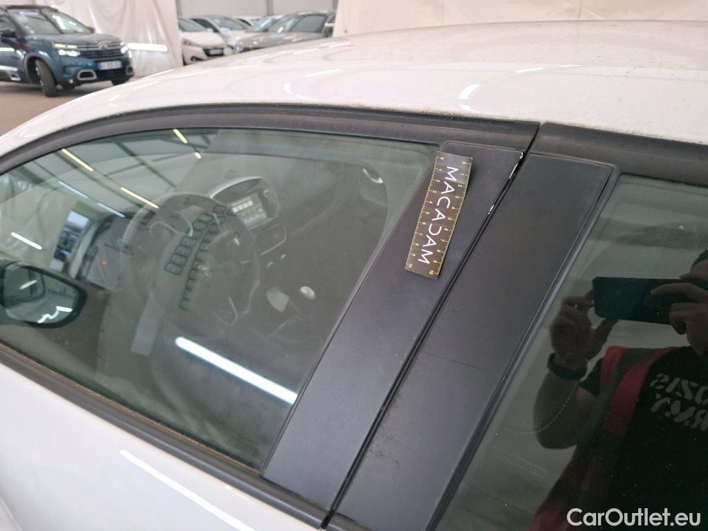  Renault  Clio  IV Business Eco2 1.5 dCi #48