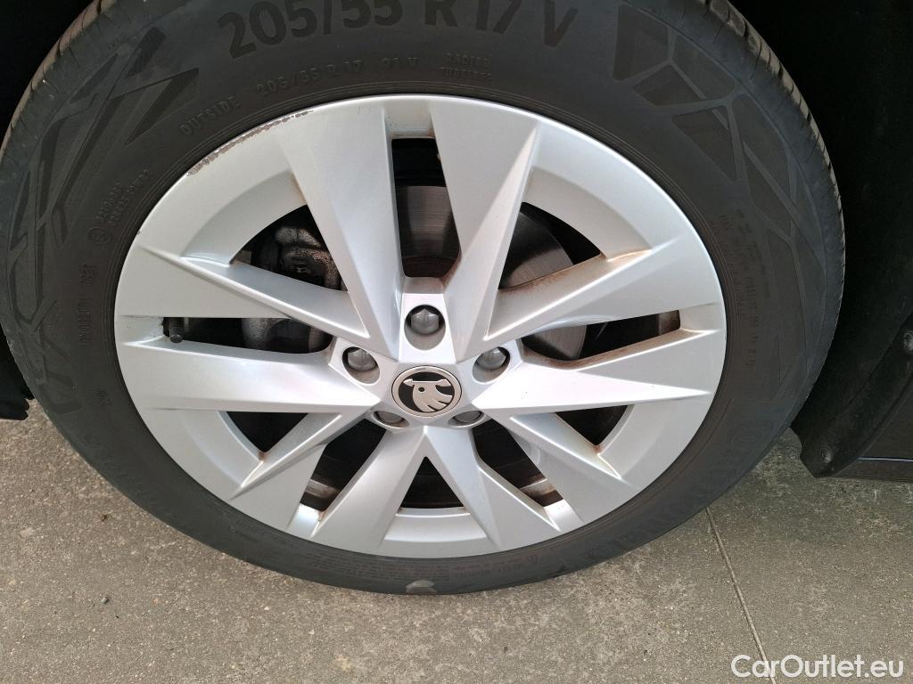  Skoda  Octavia  Berline Style 2.0 TDI 150CV BVA7 E6d #27