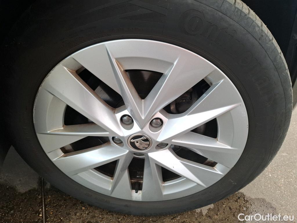  Skoda  Octavia  Berline Style 2.0 TDI 150CV BVA7 E6d #24