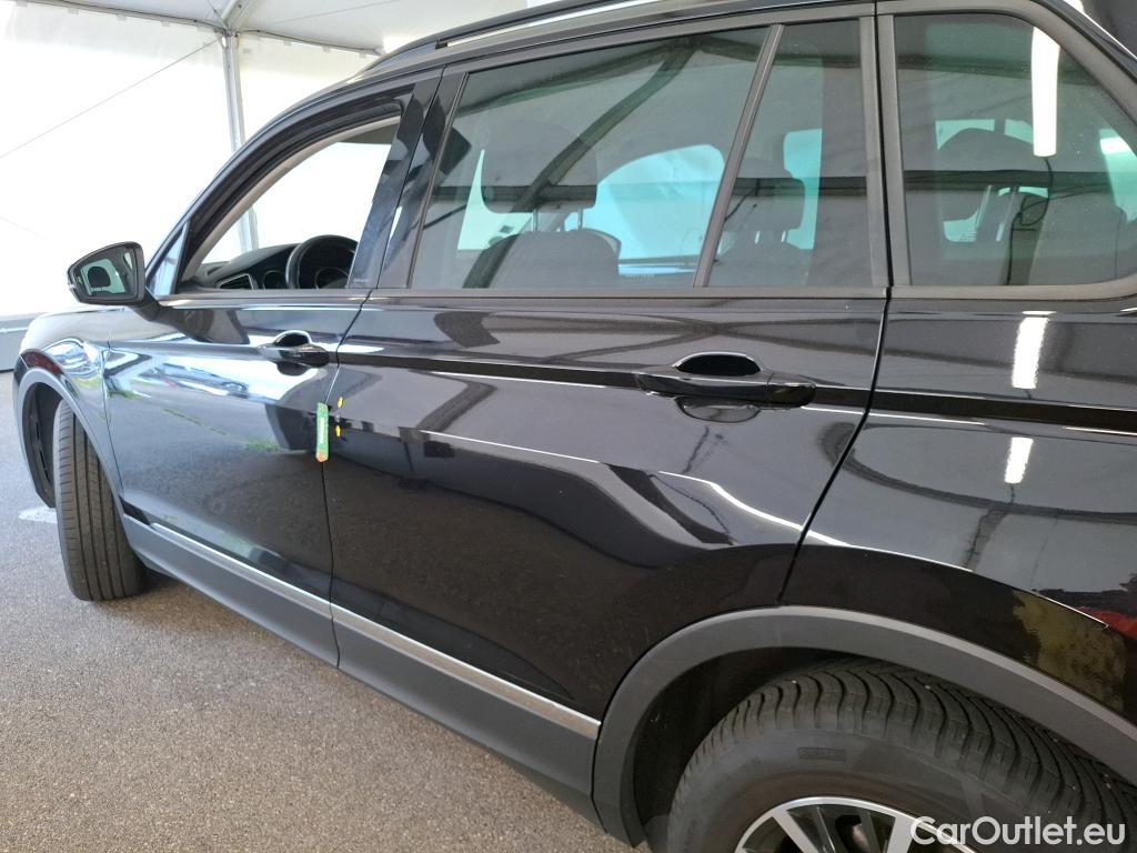  Volkswagen  Tiguan VOLKSWAGEN  / 2020 / 5P / SUV 2.0 TDI 150 DSG7 Life Business #26