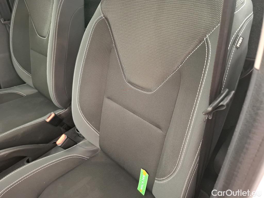  Renault  Clio RENAULT  Société / 2016 / 5P / Berline Air Medianav dCi 75 #18