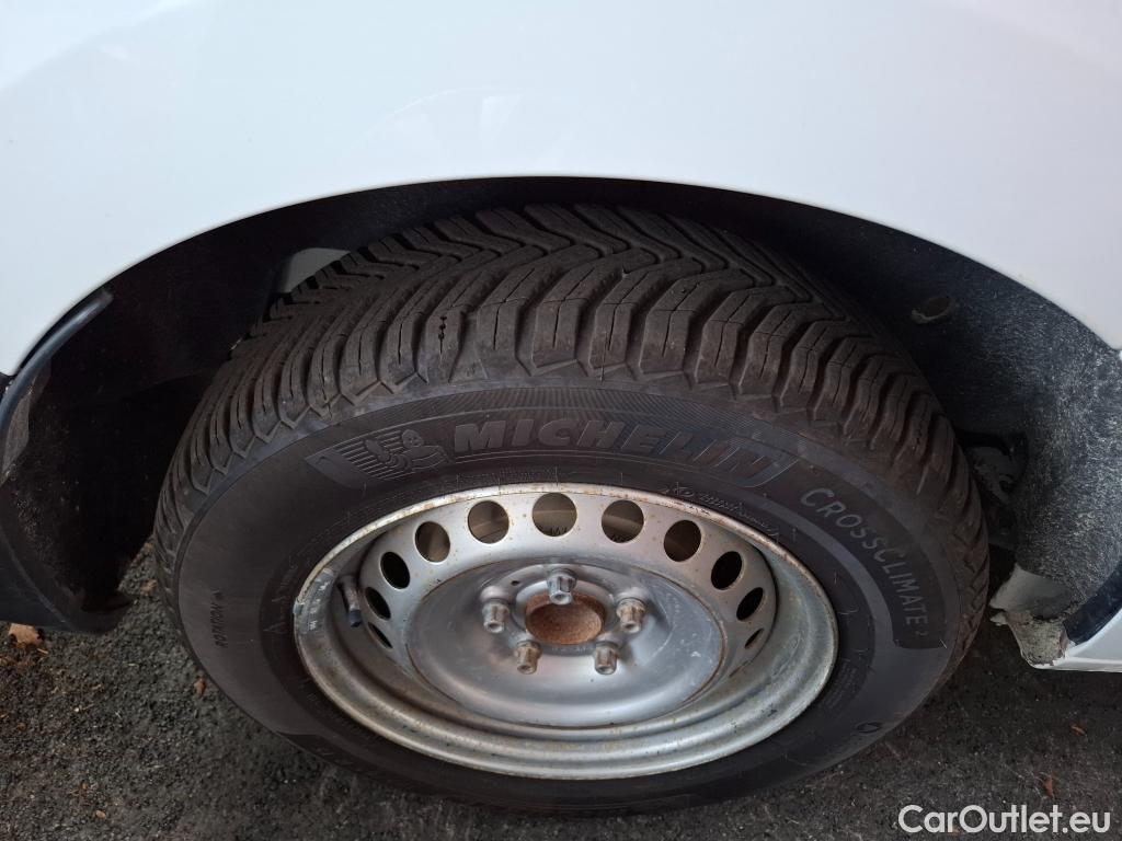  Renault  Kangoo RENAULT  2021 4P Fourgonnette GD CONFORT BLUE DCI 95 #24