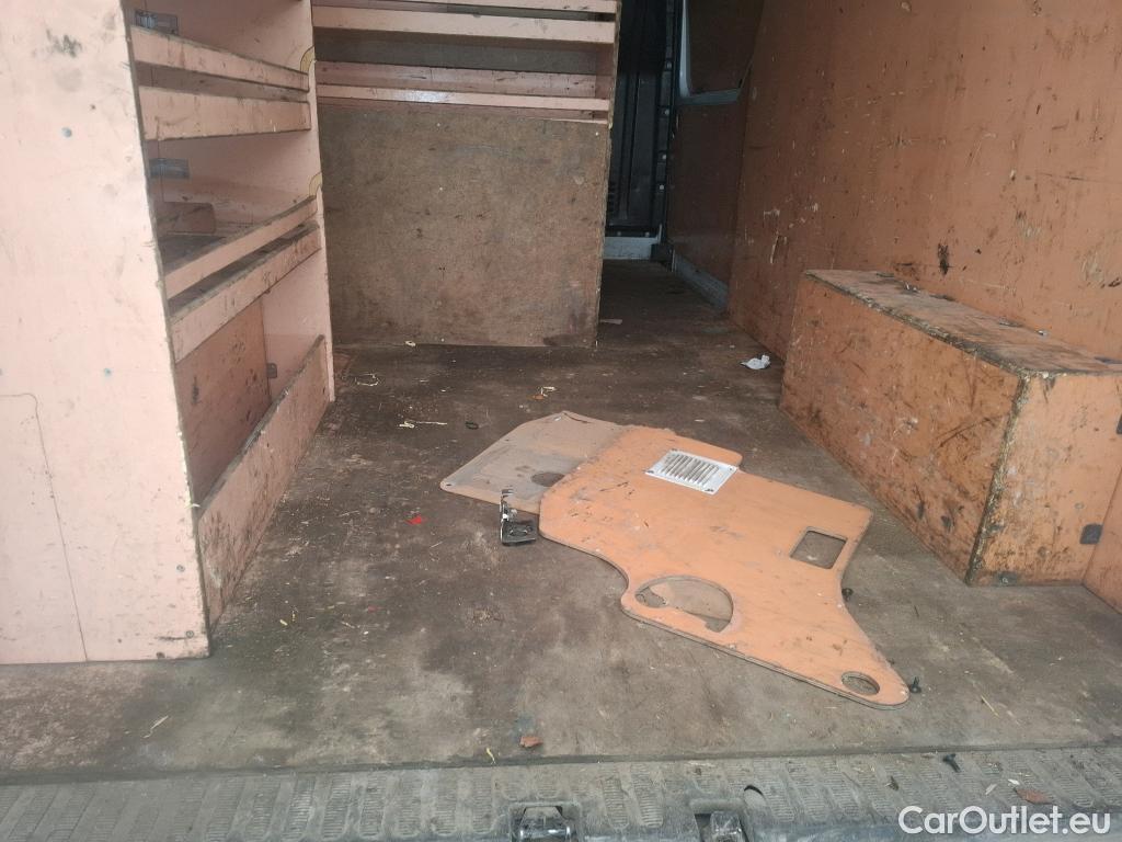  Renault  Master RENAULT  VU 4p Fourgon FG GCf Trac F3500 L3H2 Energy dCi 145 E6 #104